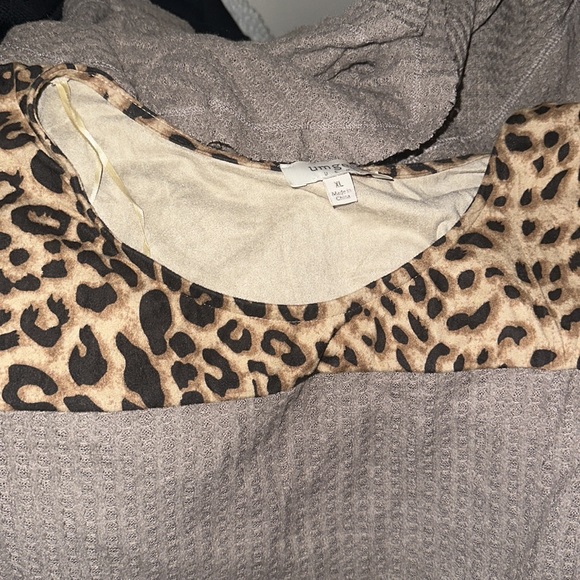 Chic Soul Waffle Knit Long top with Leopard print - Picture 5 of 6